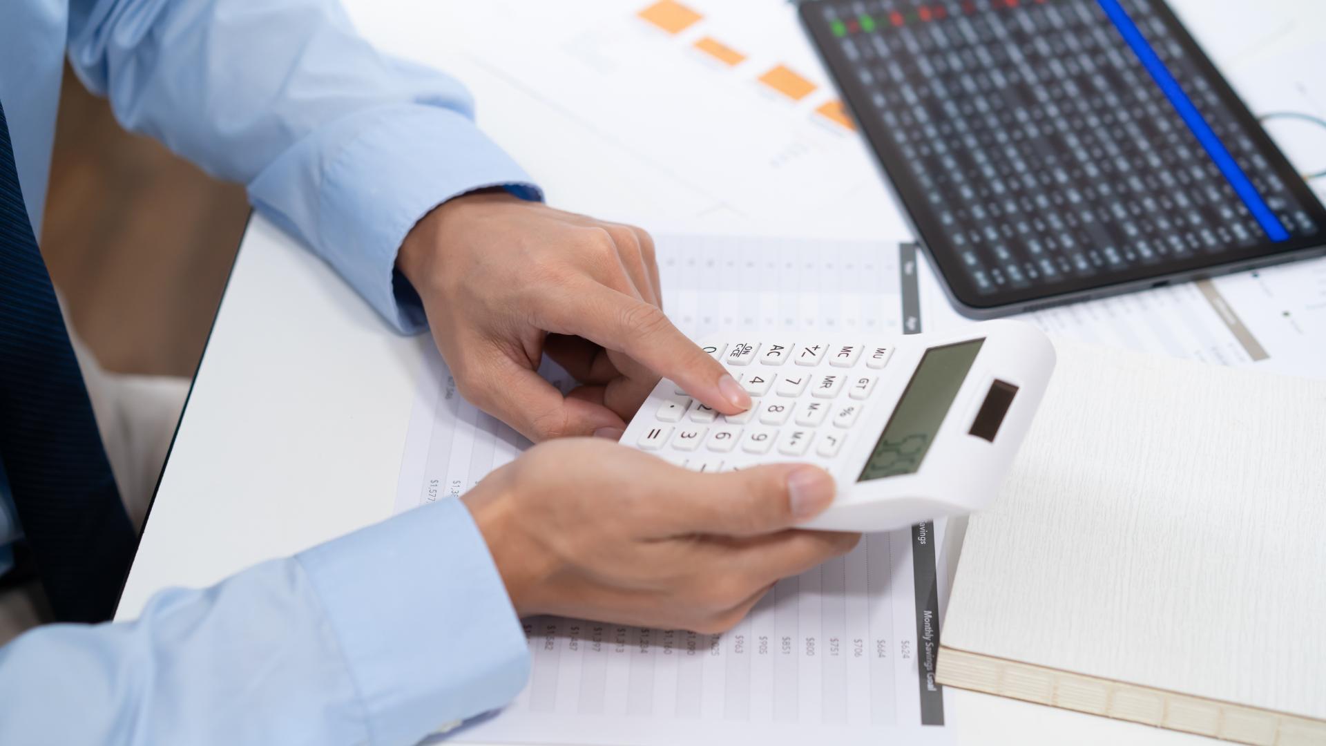 Aprenda a Estimar Seu Salário Líquido Antes de Fechar um Contrato