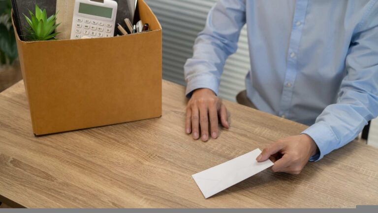 Estratégias para comunicar sua saída com elegância no empreendedorismo